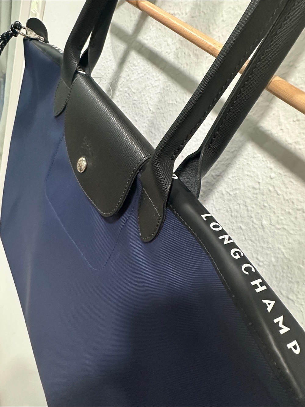 Longchamp Navy Tote Bag with Black Trim - Classic Everyday Carrier - Picture 5 of 8